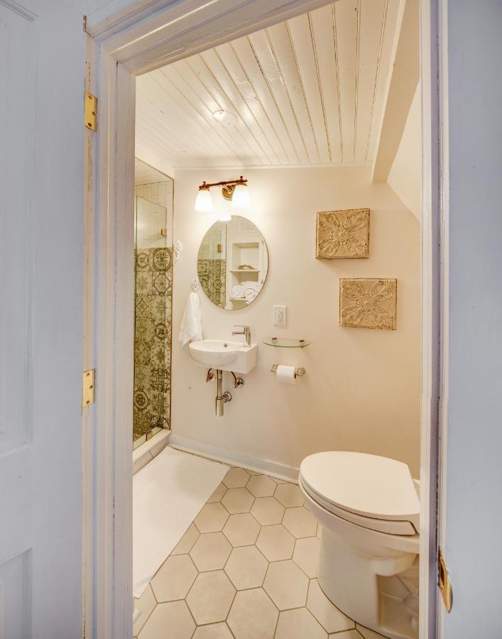 Fairytale Loft Suite 1 Bed, 1 Bath Luxury Apartment In Downtown Belmont Charlottesville Extérieur photo